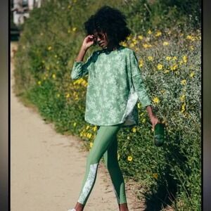 Tuckernuck‎ Tnuck Sport Amelie Green Floral Pullover Crewneck Size XS/S